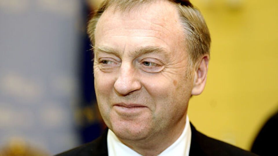 Лавринович заверил, что не собирается покидать страну