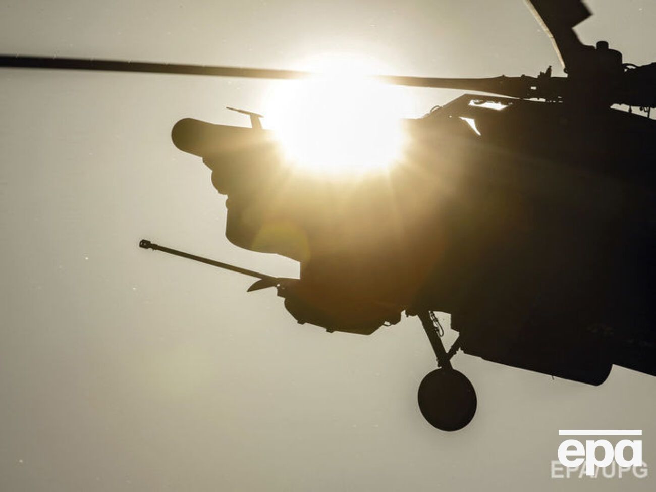 По месту падения вертолета нанесен мощный авиаудар