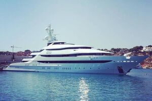Элитная яхта стоит не менее $100 млн
