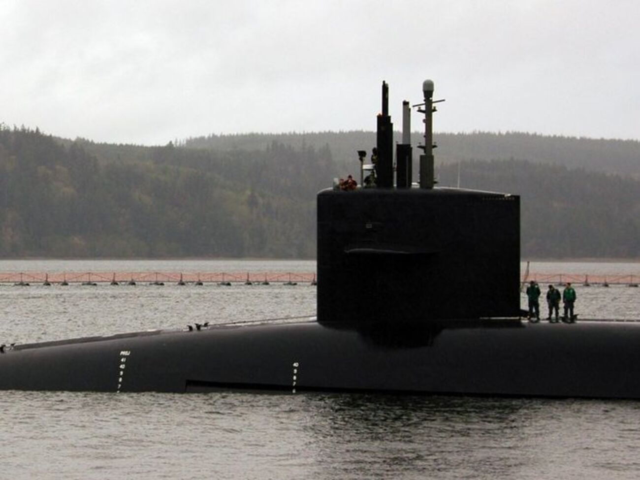 Американская атомная подводная лодка столкнулась с кораблем