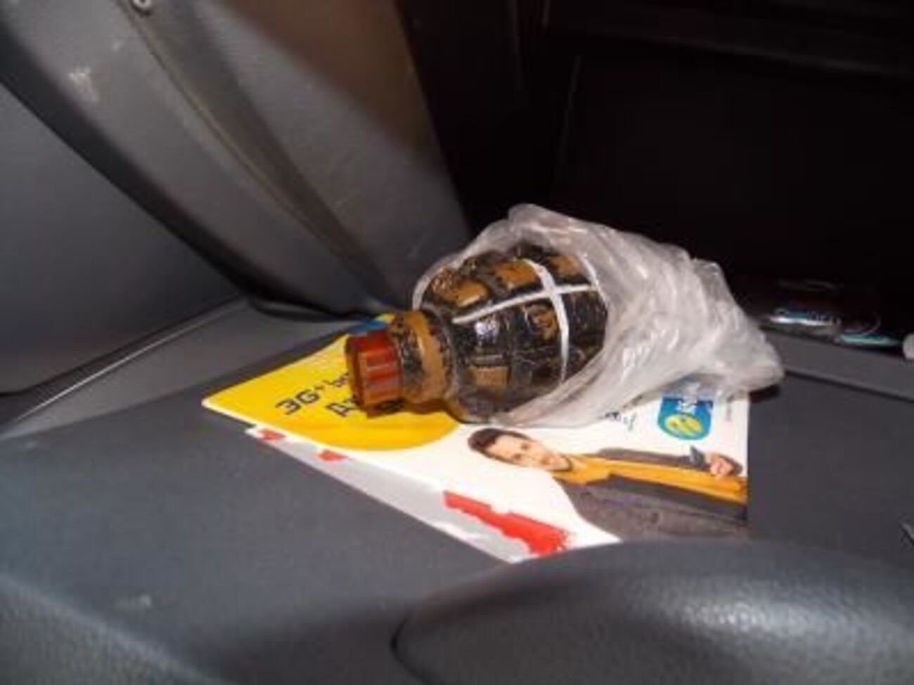 Водитель вез в вещевом ящике в салоне гранату