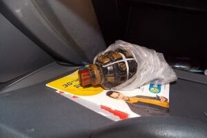 Водитель вез в вещевом ящике в салоне гранату