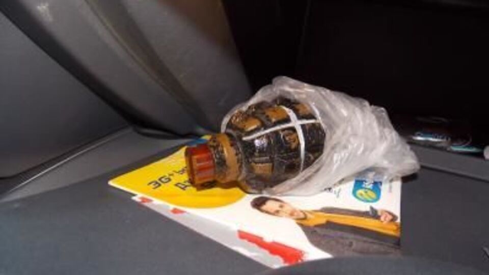 Водитель вез в вещевом ящике в салоне гранату