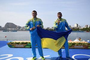 Бронзовые медалисты Игр Мищук (слева) и Янчук