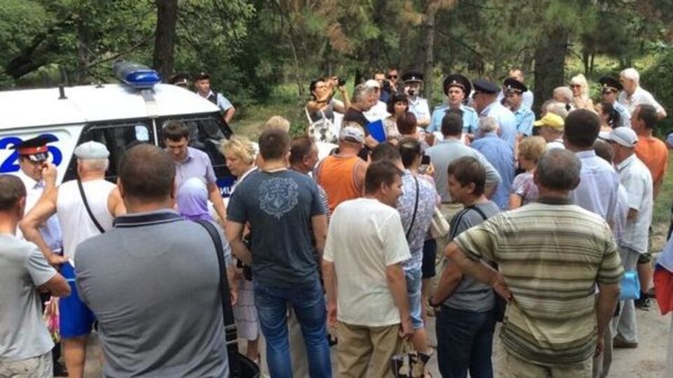 В Симферополе полиция сорвала митинг "Обманутый Крым"