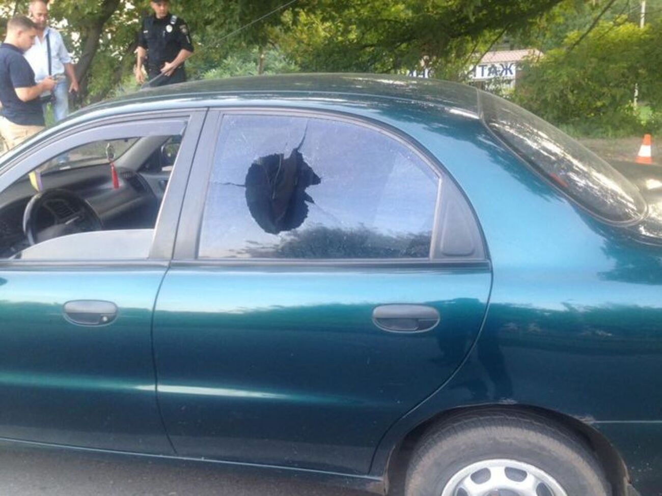 По версии следствия, мужчина выстрелил в окно машины во время движения