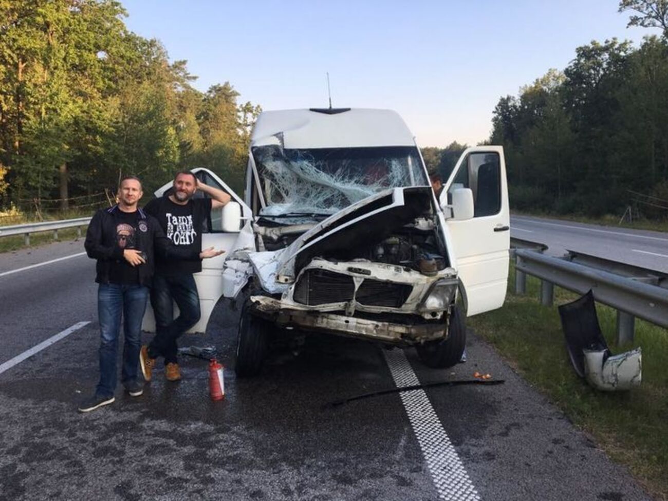 Во время аварии участники группы практически не пострадали