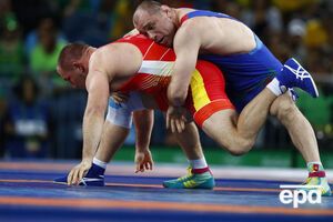 Андрейцев (в красном трико) не сумел пробиться в призеры