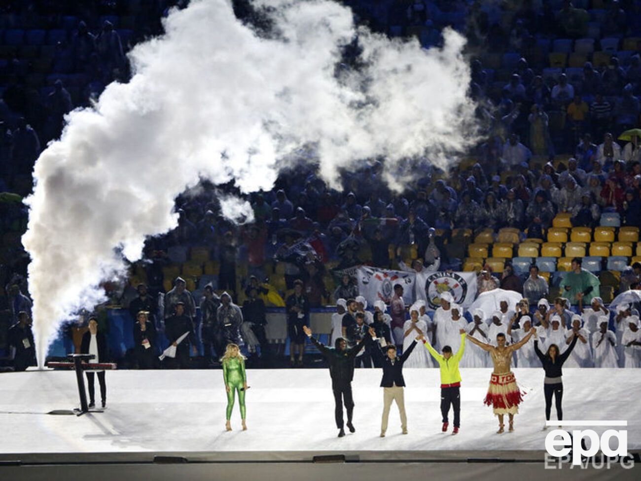 DJ Kygo и певица Джулия Майклс приняли участие в презентации олимпийского телеканала на церемонии закрытия Игр в Рио