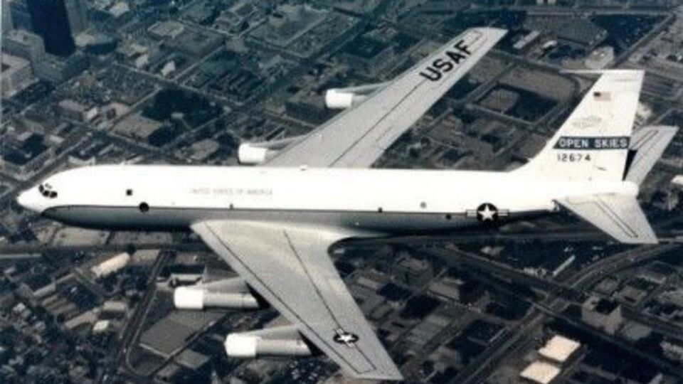 Наблюдательный самолет OC-135B