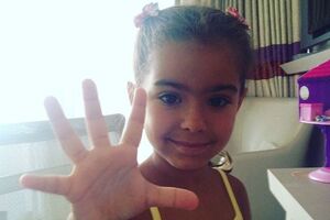 Пятилетняя дочь Ани Лорак отдыхает на родине своего отца – в Турции