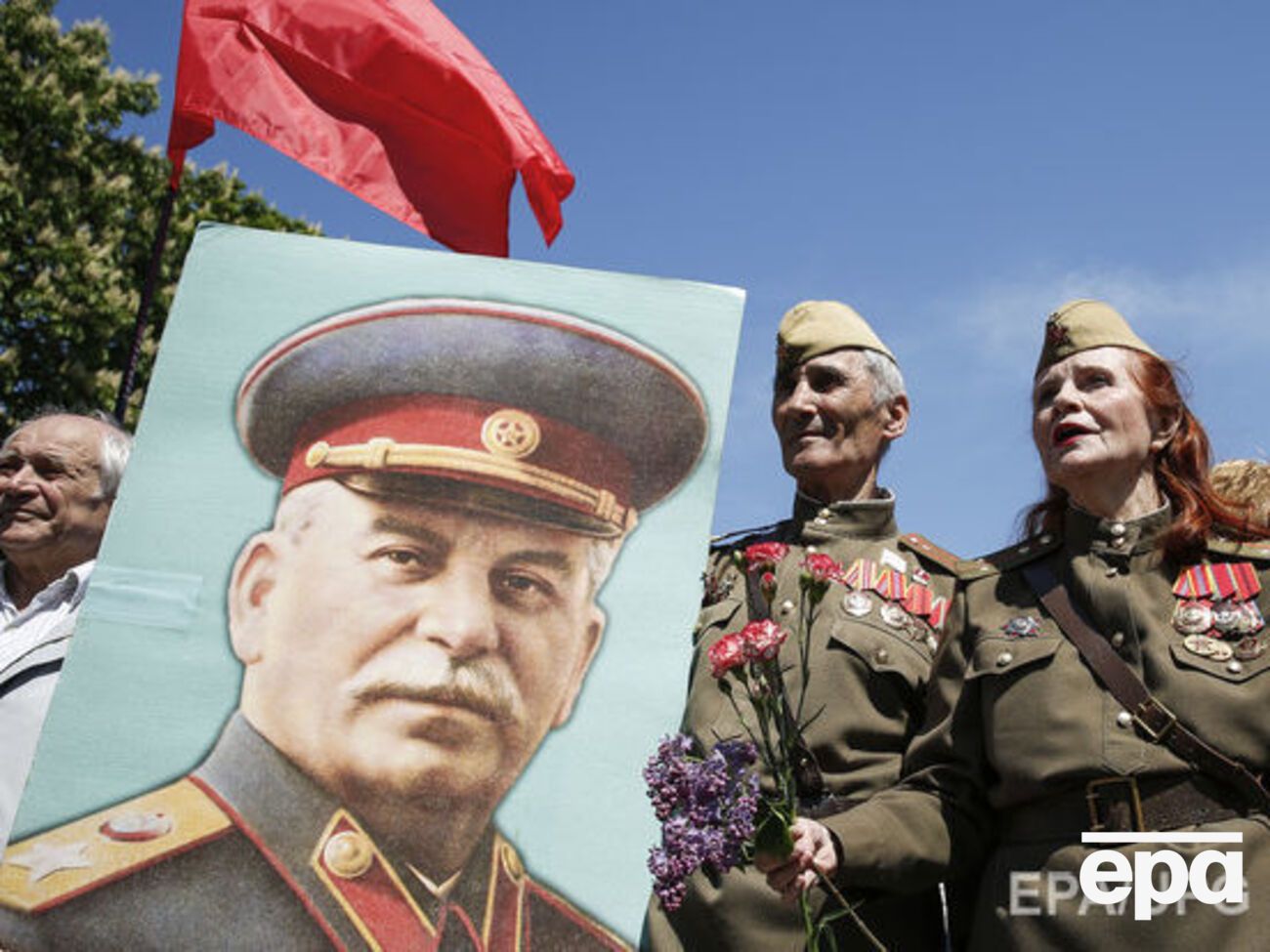 15% опрошенных полностью согласны с утверждением, что Сталин был великим вождем