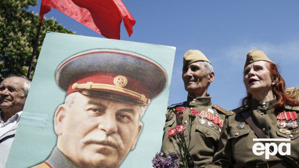 15% опрошенных полностью согласны с утверждением, что Сталин был великим вождем