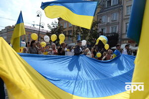 День государственного флага Украины на общенациональном уровне отмечают ежегодно с 2004 года