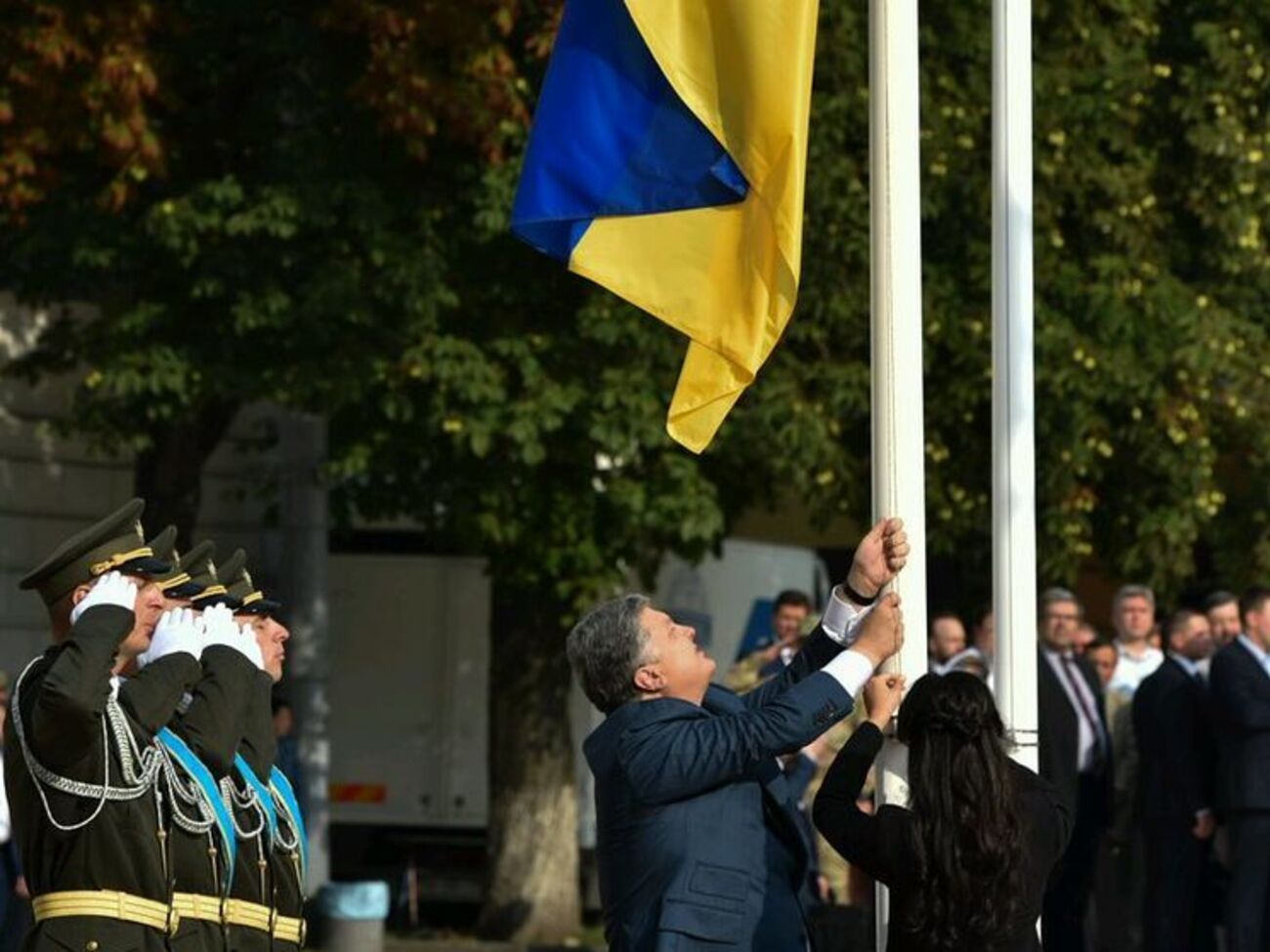 Порошенко: Москва не зря страшилась нашего флага