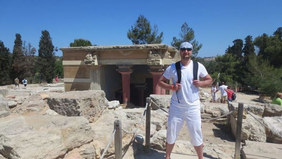 Бабченко предложили за границей работу и школу для ребенка