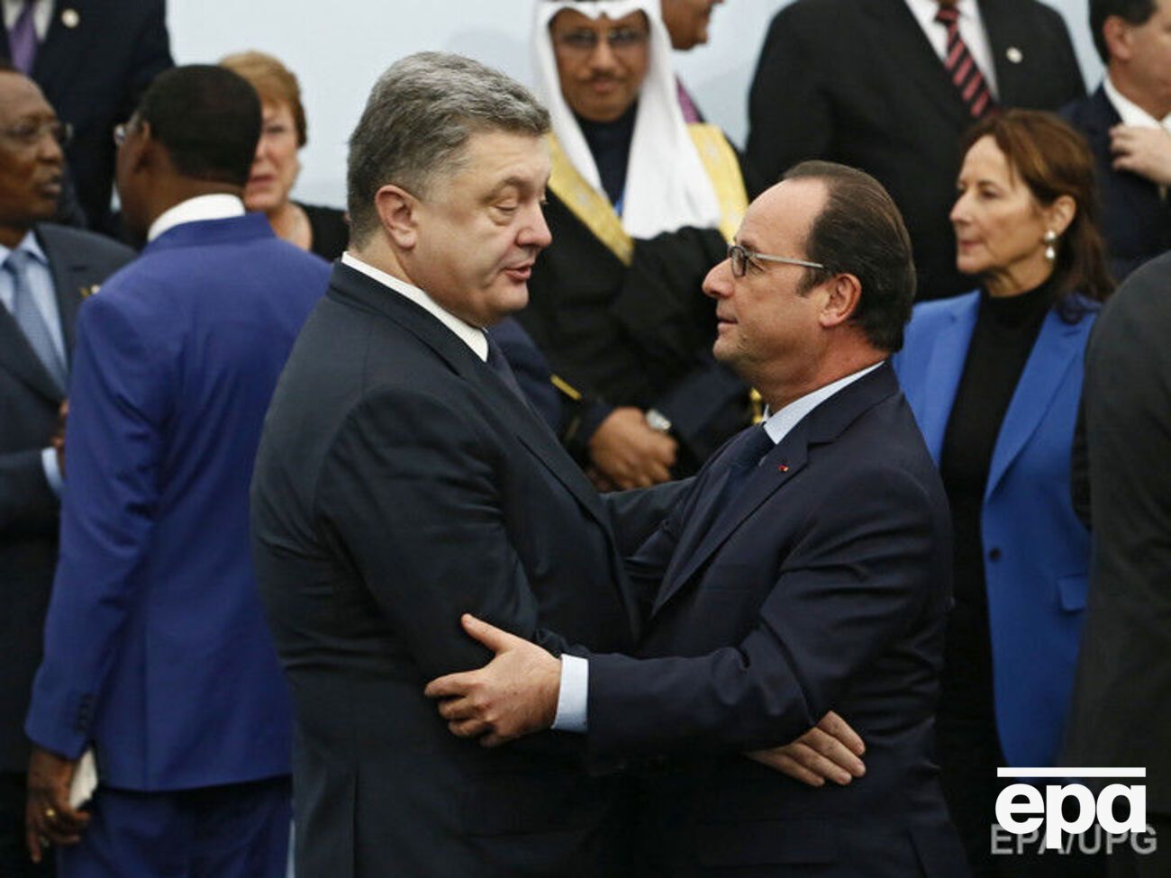 Олланд подчеркнул верность Франции международным обязательствам в отношении Украины