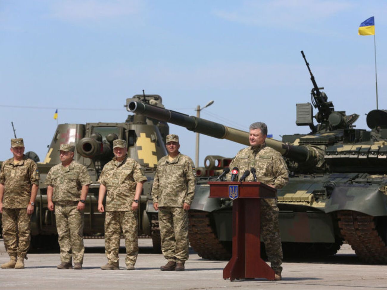 Порошенко принял участие в торжественной церемонии в Чугуеве