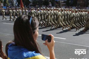 Киевляне и гости столицы могут наблюдать военный парад