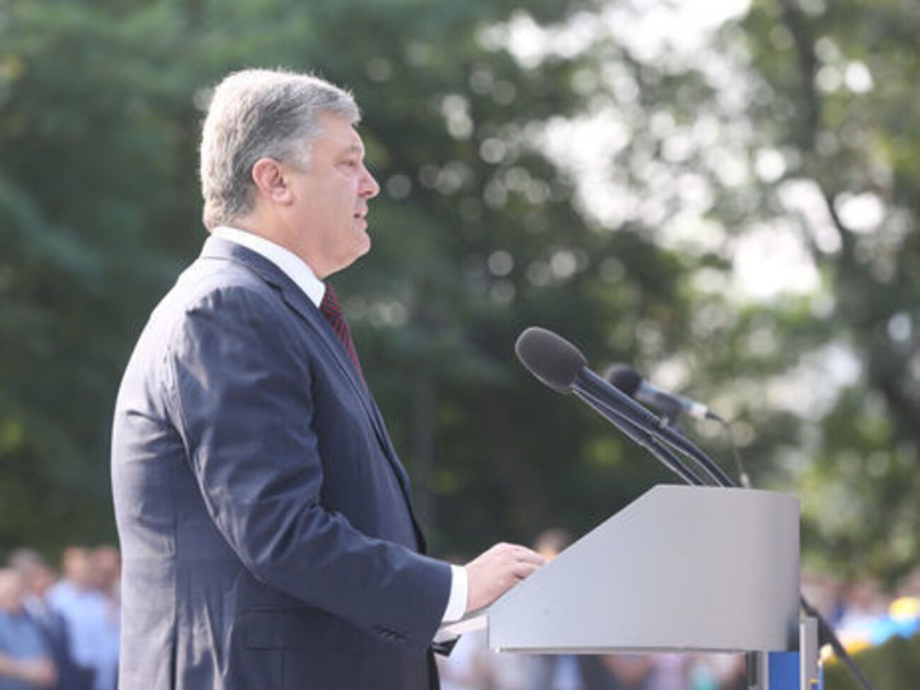 Порошенко: Враг&nbsp;не смог поставить Украину на колени