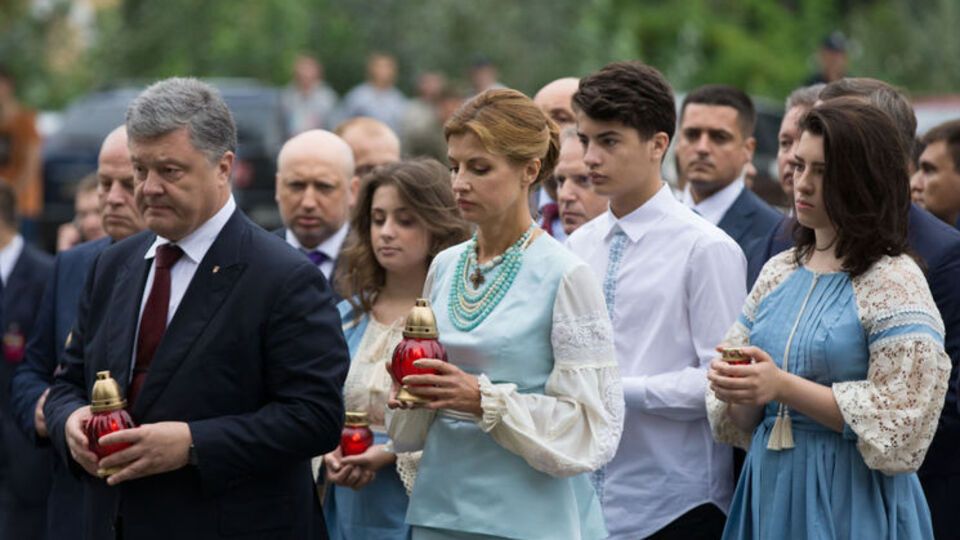 В День Независимости Украины Порошенко с семьей почтил память героев Небесной сотни