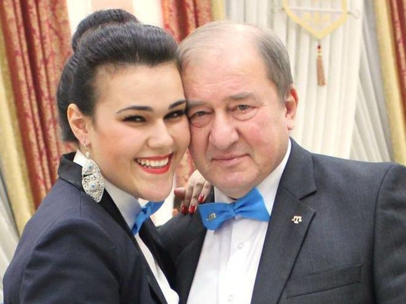 Айше Умерова: Отца кормят два раза в день
