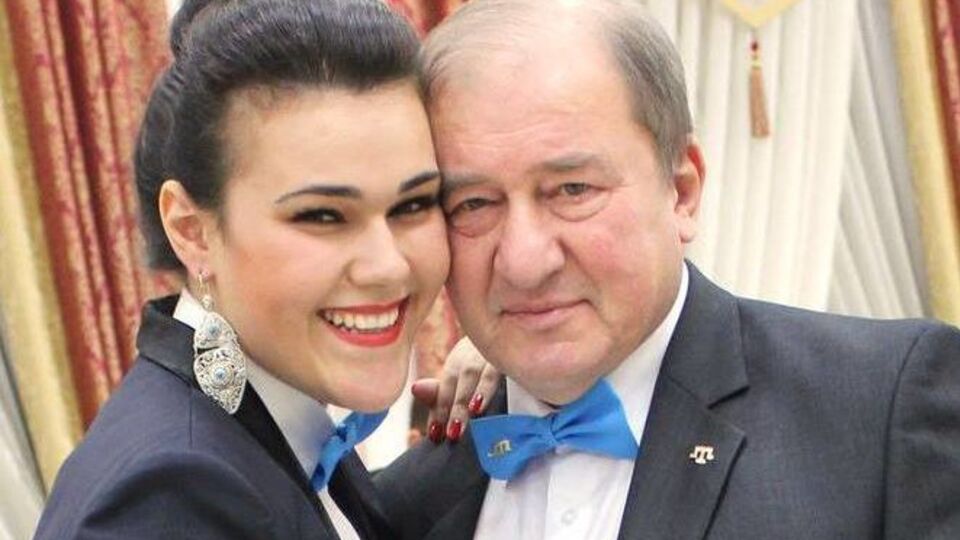 Айше Умерова: Отца кормят два раза в день
