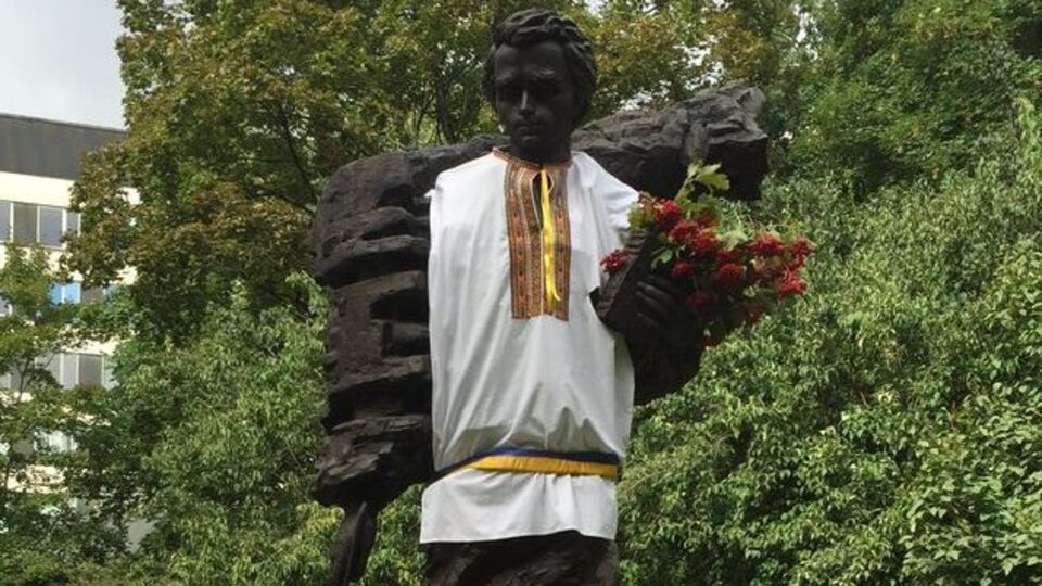 Облачать памятник Шевченко в Риге будут на все большие праздники