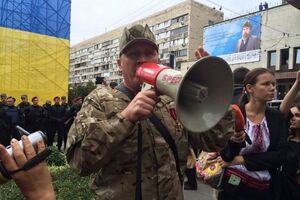 Коханивский решил не сносить памятник Щорсу