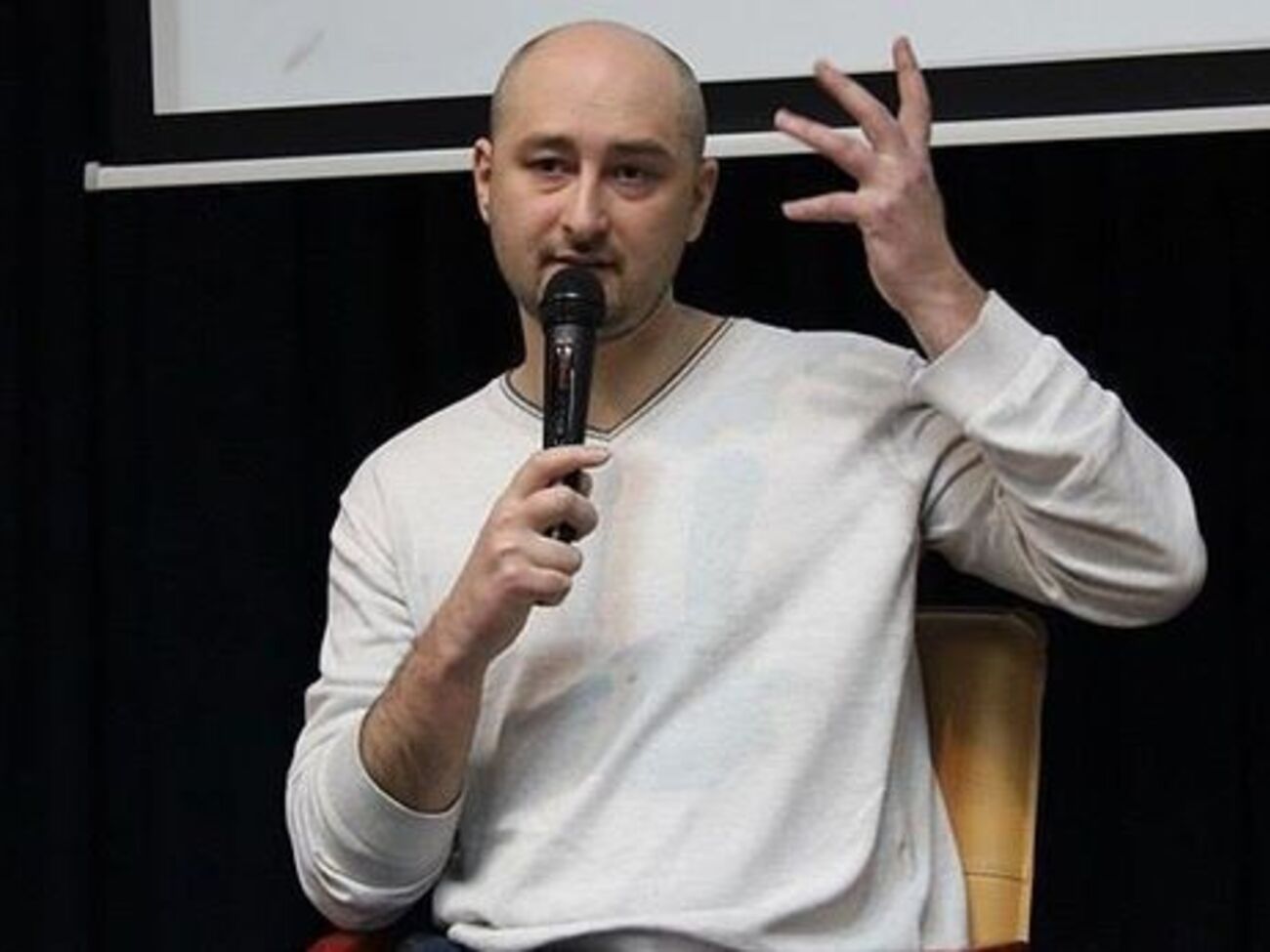 Бабченко: Нельзя бороться со ста миллионами человек, если они в едином злобном порыве желают накрыться тазом