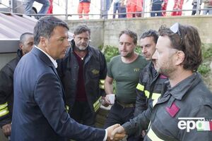 Ренци встретился со спасателями в Аматриче