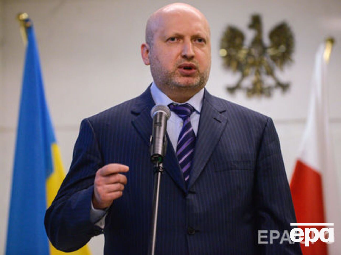 Турчинов признал, что "проблем в секторе безопасности и обороны еще очень много"