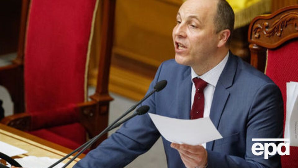 Во время войны ключевым мероприятием Дня Независимости должен быть военный парад, отметил Парубий