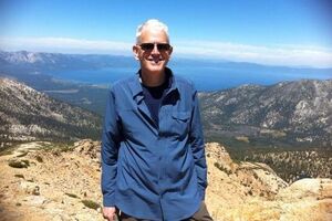 Пайфер сожалеет, что в Киеве вынуждены проводить парады