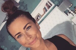 Ани Лорак: С праздником, украинцы! С Днем Независимости! А мы сегодня снимаем новое видео с Аланом Бадоевым