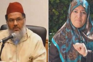 В интимный момент пара была замечена в салоне припаркованной на побережье машины