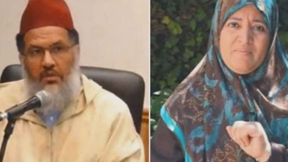 В интимный момент пара была замечена в салоне припаркованной на побережье машины