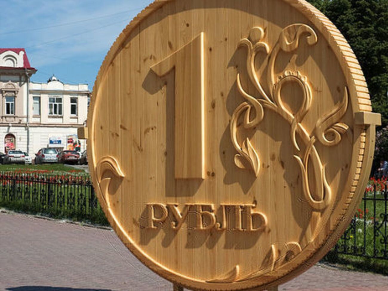 Экономисты отметили, что большая часть секторов экономики в июле показала рост, но обрабатывающие производства сильно упали