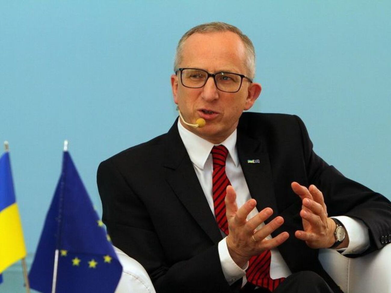 Томбинский заявил, что введение безвизового режима откладывается из-за неработающей системы е-декларирования