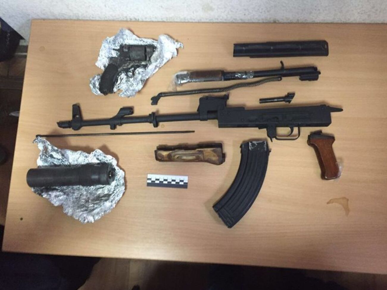 СБУ обнаружила оружие в почтовой посылке