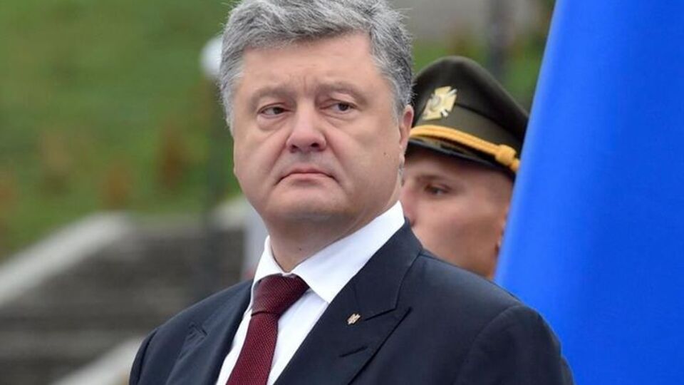 Порошенко: Техника, привлеченная к проведению военного парада в Киеве, отправлена в пункты постоянной дислокации воинских частей