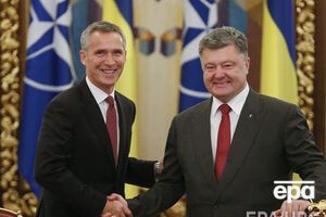 Столтенберг поздравил Порошенко с Днем Независимости Украины