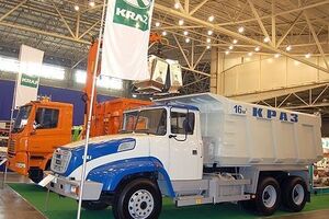 Представители "АвтоКрАЗа" презентовали свою продукцию в Иране