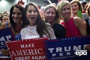 Разрыв между Клинтон и Трампом растет