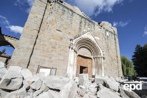 Землетрясение повредило или разрушило многие исторические здания