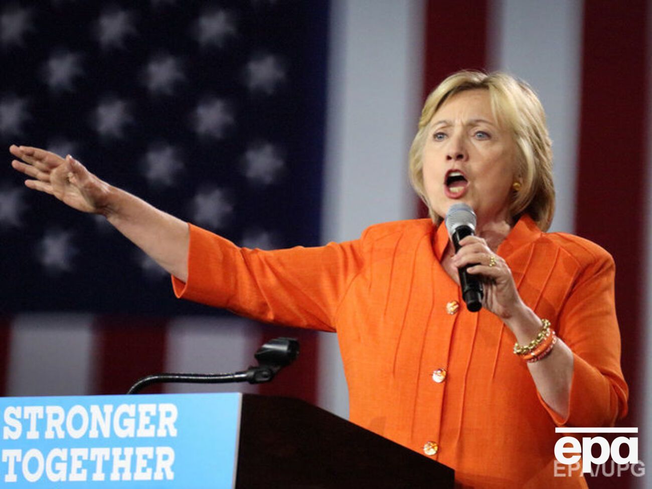 Клинтон: Трамп относит себя к пророссийским политикам