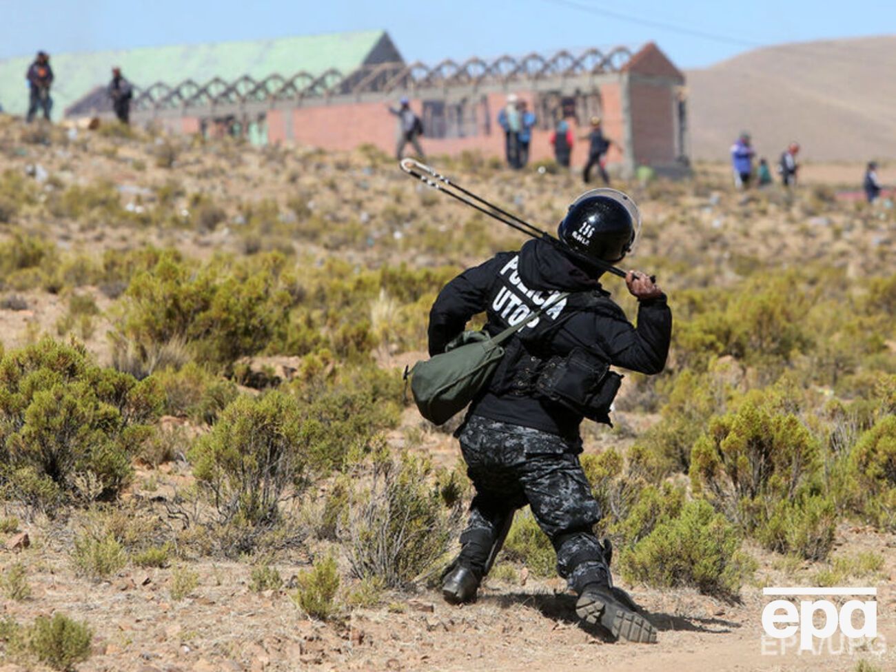Замглавы МВД Боливии убит протестующими, заявили местные власти