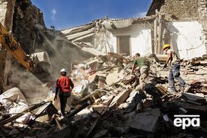 Число жертв землетрясения в Италии растет
