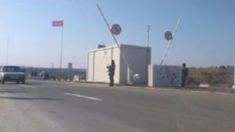 На пунктах пропуска неспокойно