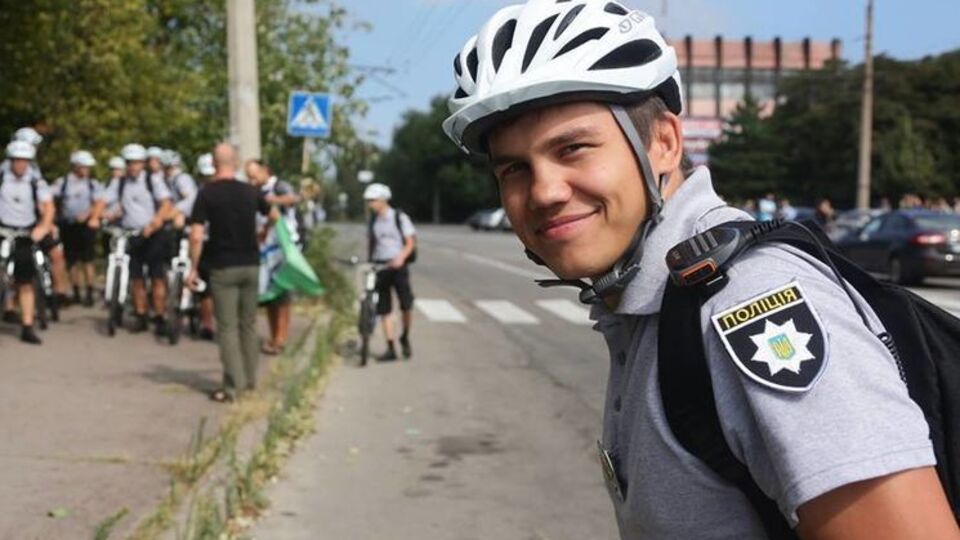 Полиция на велосипедах работает в Запорожье с 27 августа